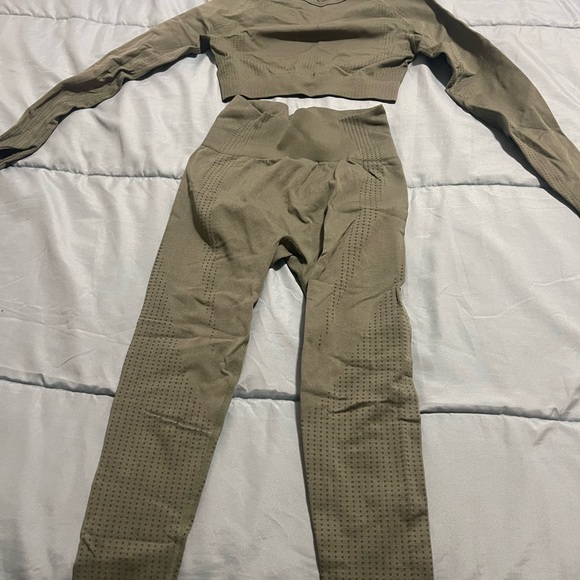 Olive Green Women's Two-Piece Set - Picture 2 of 3